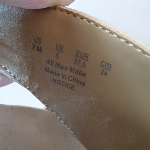 Life Stride beige wedge sandal with flower… - Picture 7 of 8